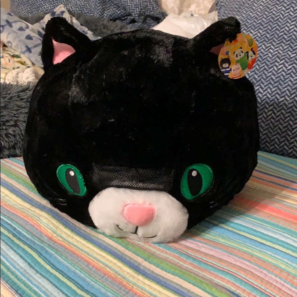 Full “furry”, jumbo cat head.